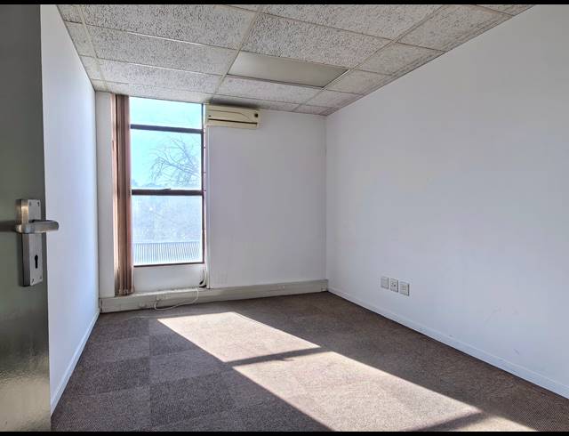 419M² OFFICE TO LET IN CRAIGHALL PARK